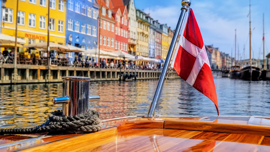 Nyhavn Boat Tours: Routes, Departures, and Guide